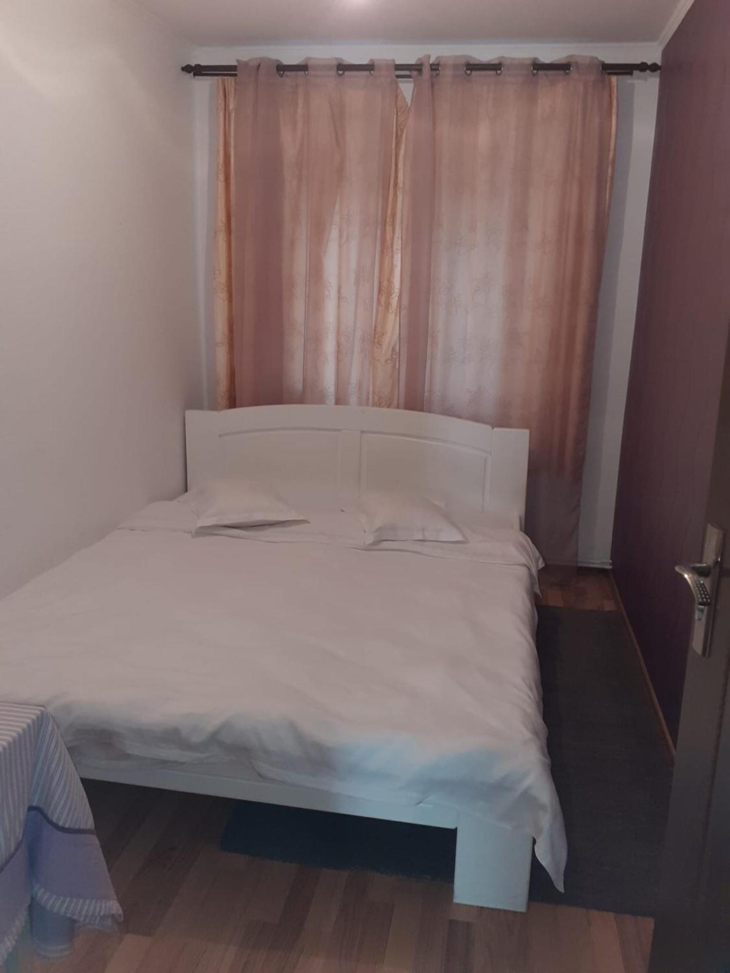 Apartament Cu 3 Camere La Poala Muntilor Fagaras فيكتوريا المظهر الخارجي الصورة