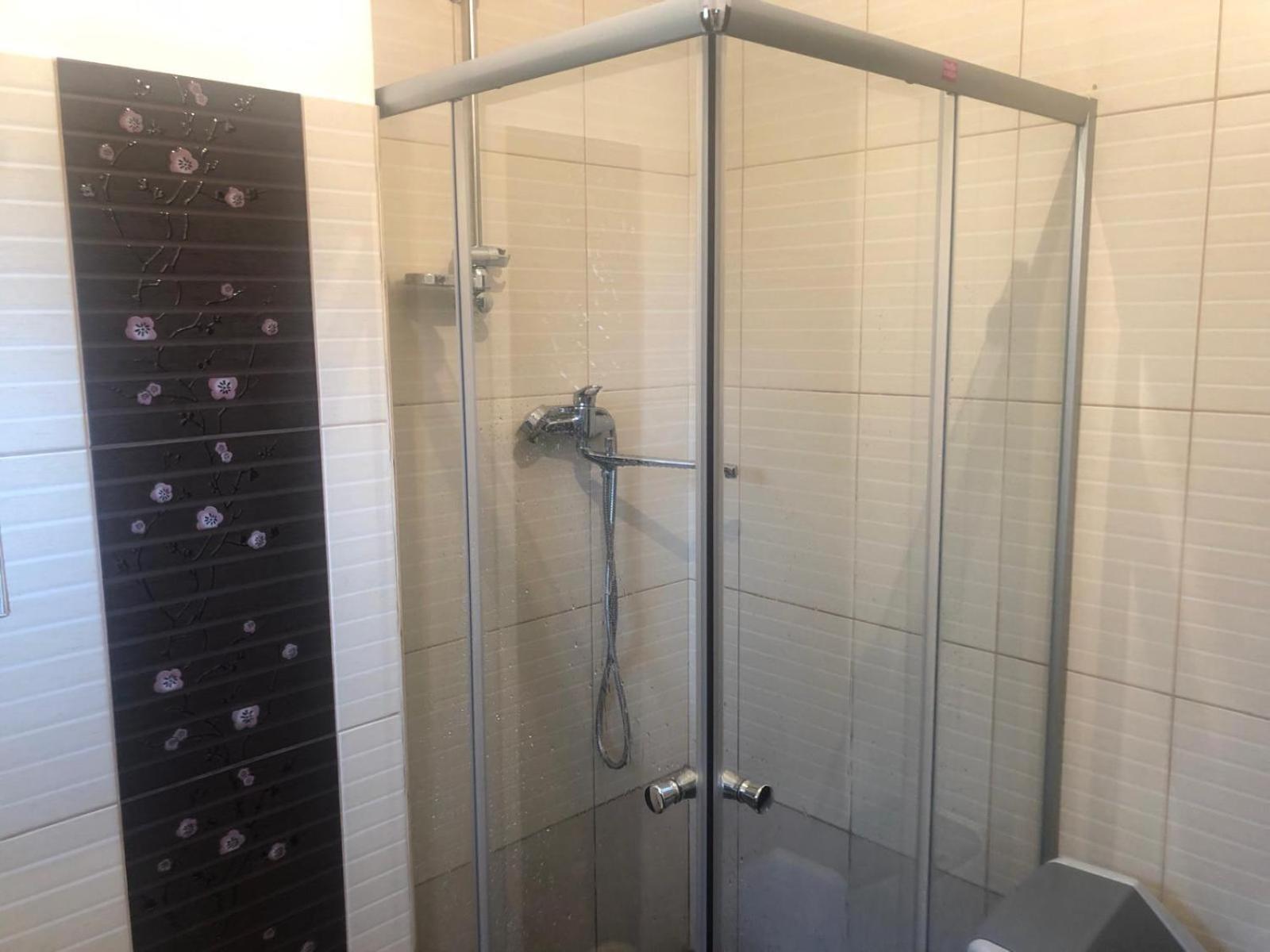 Apartament Cu 3 Camere La Poala Muntilor Fagaras فيكتوريا المظهر الخارجي الصورة